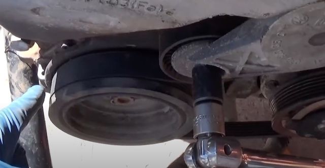 Replace vw serpentine belt Replace vw serpentine belt
